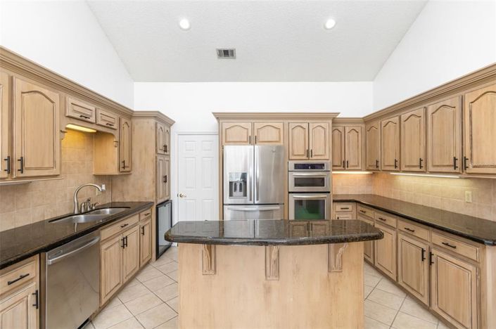 Image No.13-4 Bed House for sale