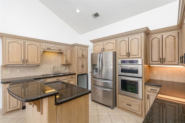 Image No.14-4 Bed House for sale