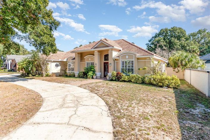 Image No.2-4 Bed House for sale