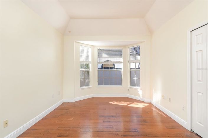 Image No.25-4 Bed House for sale