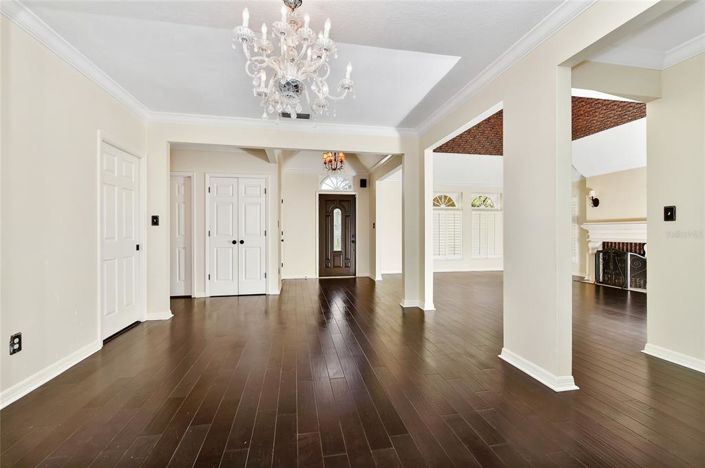 Image No.10-3 Bed House for sale