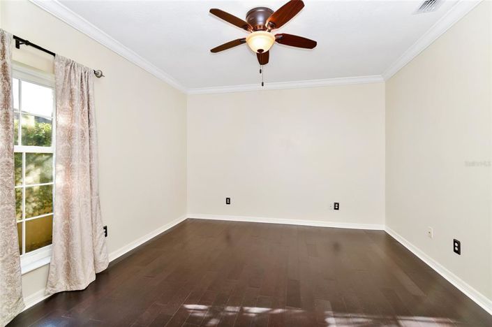 Image No.17-3 Bed House for sale