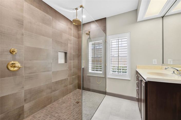 Image No.25-3 Bed Apartment for sale