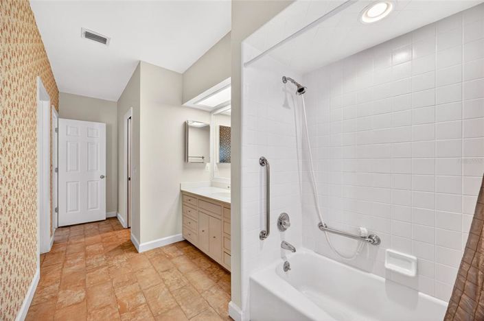 Image No.33-3 Bed Apartment for sale