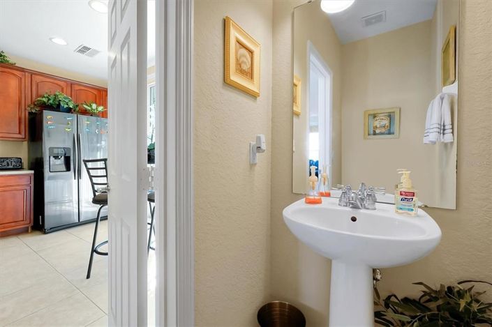 Image No.19-3 Bed Townhouse for sale