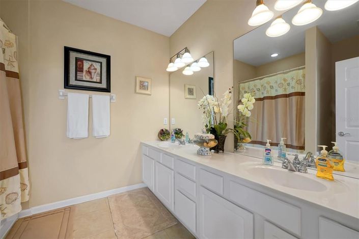 Image No.24-3 Bed Townhouse for sale