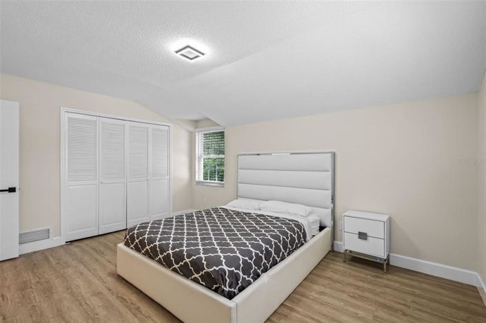 Image No.28-4 Bed House for sale