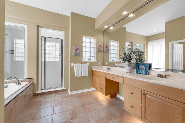 Image No.30-4 Bed House for sale