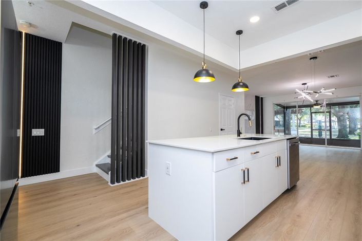 Image No.10-2 Bed Townhouse for sale