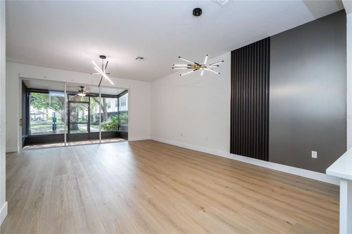 Image No.13-2 Bed Townhouse for sale