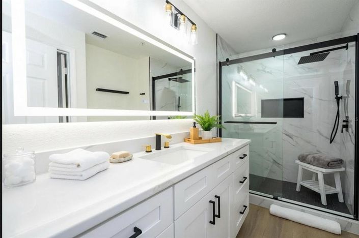 Image No.23-2 Bed Townhouse for sale