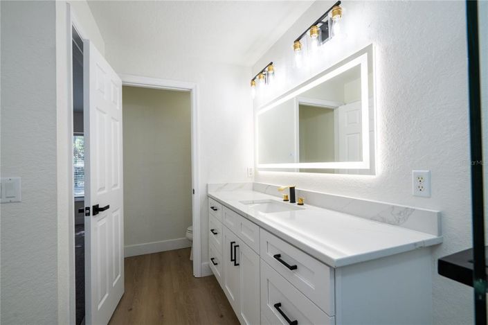 Image No.25-2 Bed Townhouse for sale