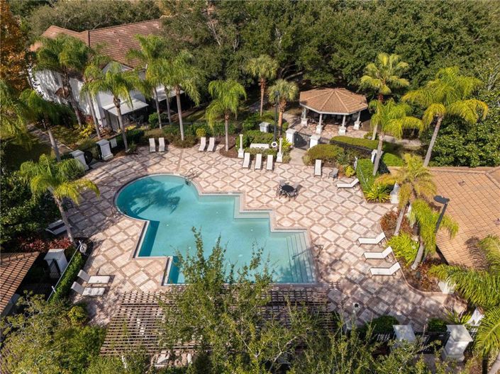 Image No.37-2 Bed Townhouse for sale