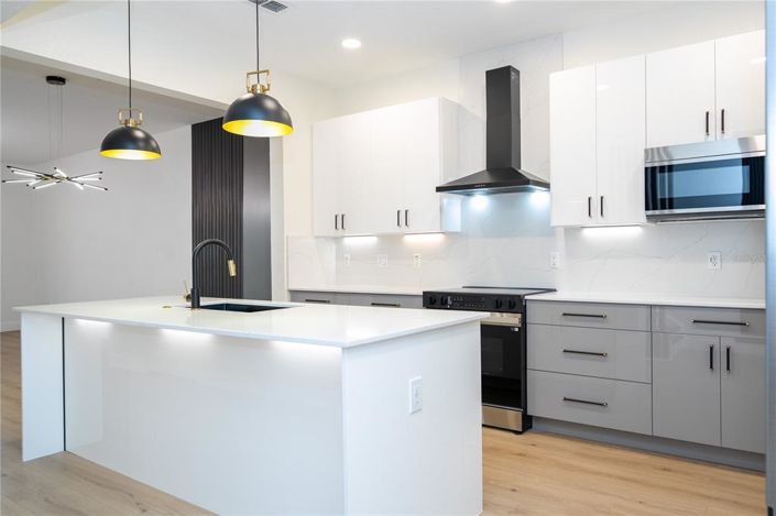 Image No.6-2 Bed Townhouse for sale