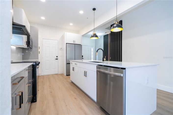 Image No.9-2 Bed Townhouse for sale