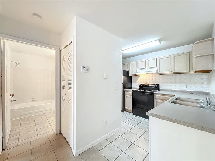 Image No.16-2 Bed Apartment for sale