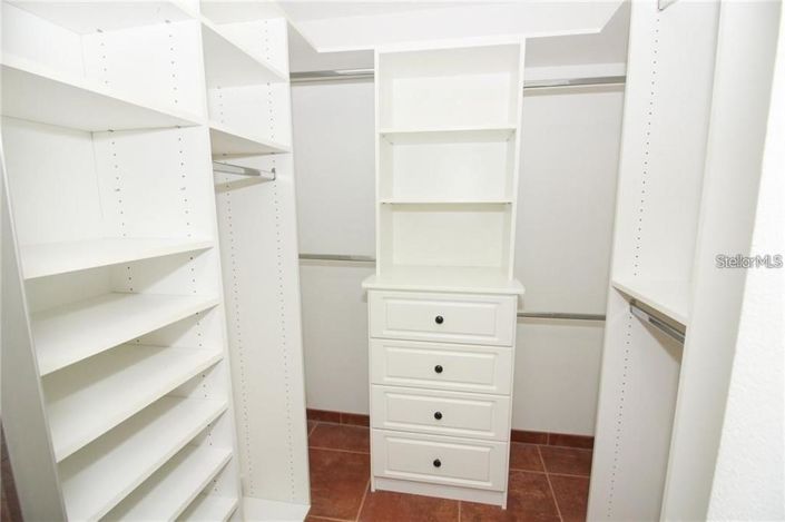 Image No.16-2 Bed Townhouse for sale