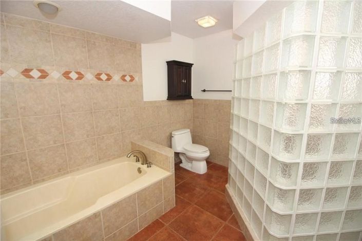 Image No.18-2 Bed Townhouse for sale