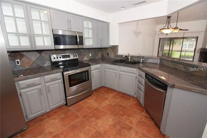 Image No.6-2 Bed Townhouse for sale