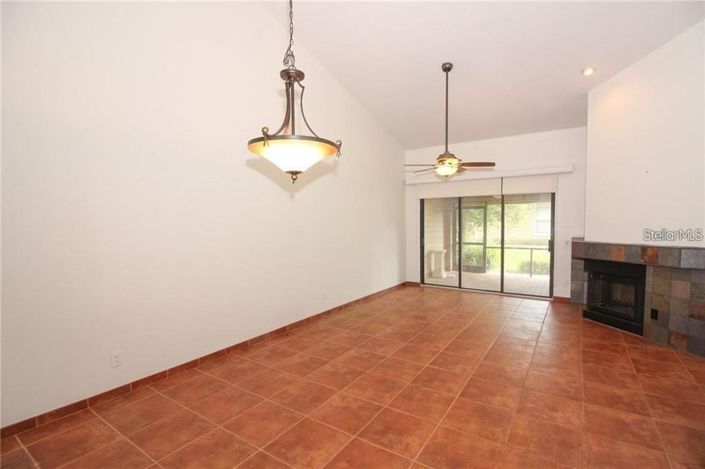 Image No.9-2 Bed Townhouse for sale