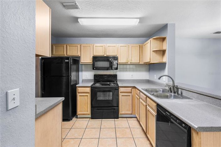 Image No.10-3 Bed Apartment for sale