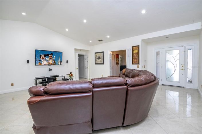 Image No.25-4 Bed House for sale