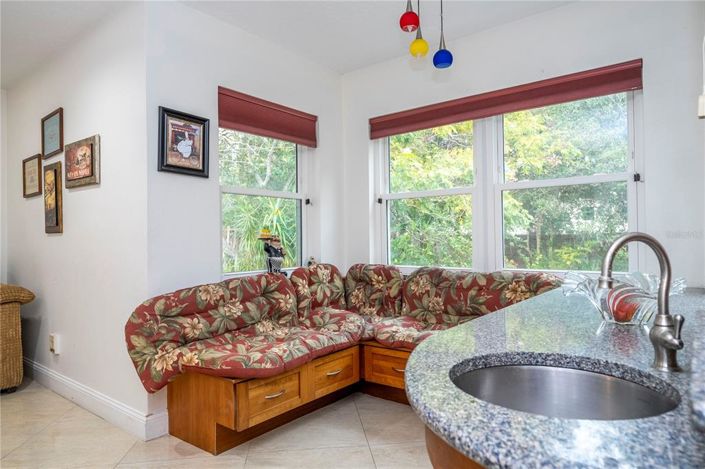 Image No.54-4 Bed House for sale