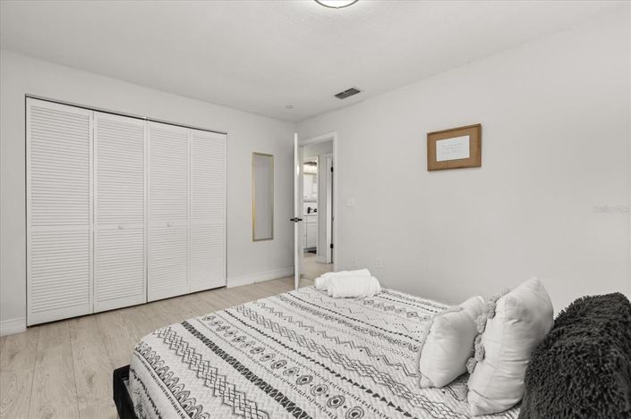 Image No.12-3 Bed House for sale