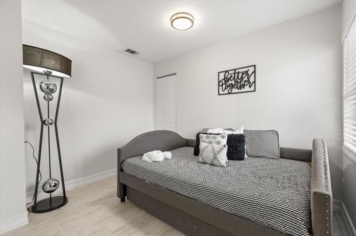 Image No.17-3 Bed House for sale