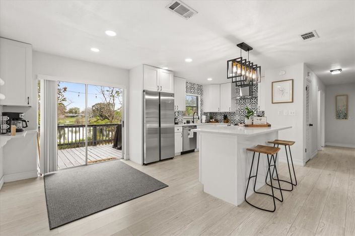 Image No.8-3 Bed House for sale