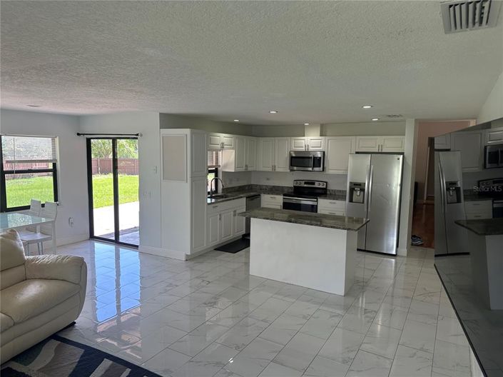 Image No.8-Maison de 4 chambres à vendre à Saint John