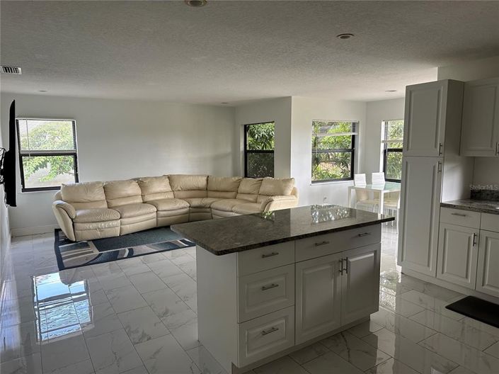 Image No.9-Maison de 4 chambres à vendre à Saint John