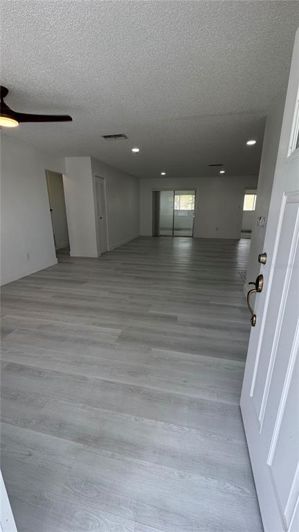 Image No.8-2 Bed House for sale