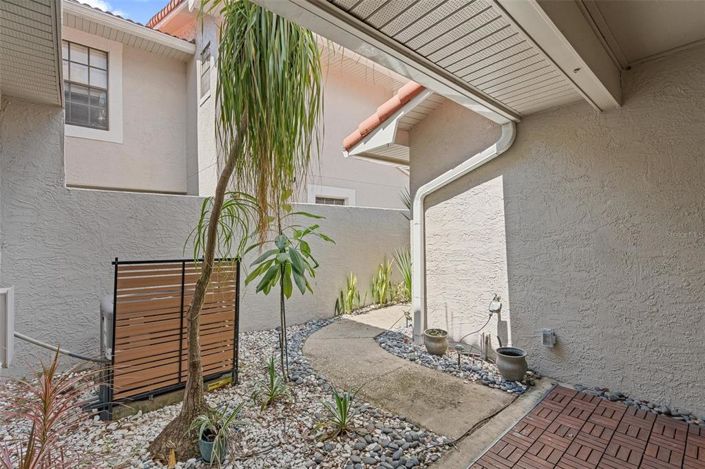 Image No.12-3 Bed Townhouse for sale