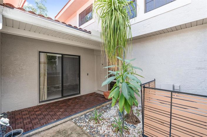 Image No.13-3 Bed Townhouse for sale