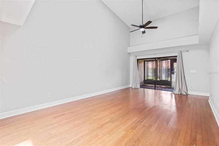 Image No.19-3 Bed Townhouse for sale