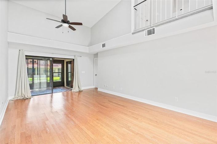 Image No.27-3 Bed Townhouse for sale