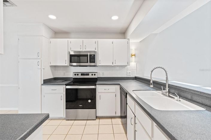 Image No.29-3 Bed Townhouse for sale