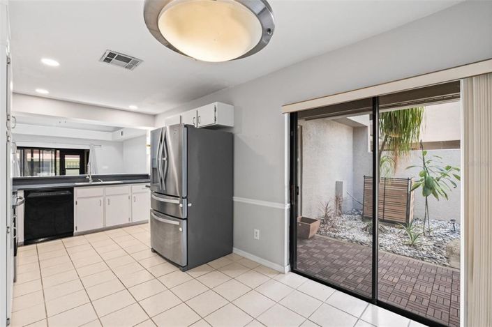 Image No.32-3 Bed Townhouse for sale