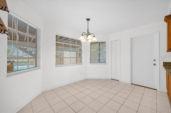 Image No.10-4 Bed House for sale