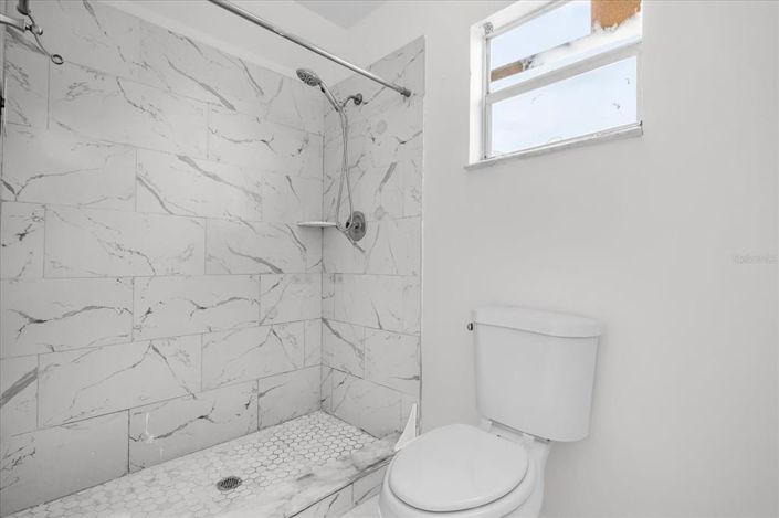 Image No.19-4 Bed House for sale