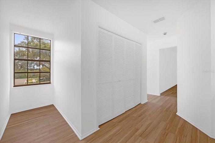 Image No.20-4 Bed House for sale