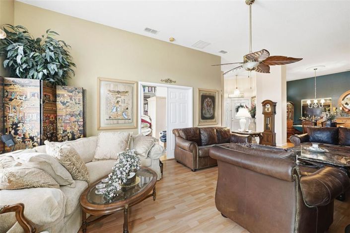 Image No.11-3 Bed Townhouse for sale