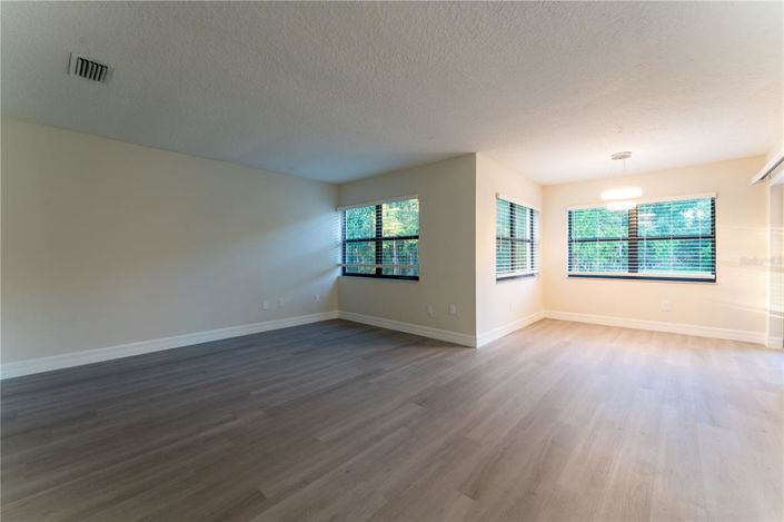 Image No.27-4 Bed House for sale