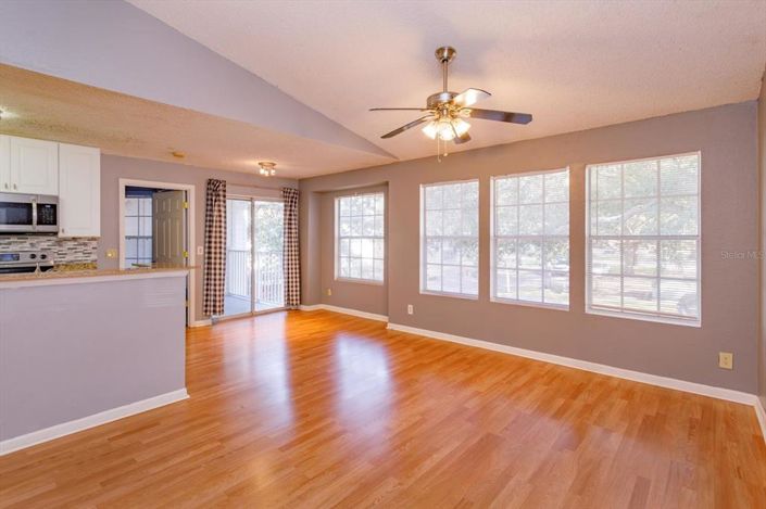 Image No.3-Appartement de 2 chambres à vendre à Saint John