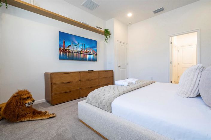 Image No.7-9 Bed House for sale