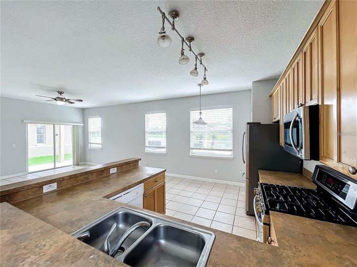 Image No.12-4 Bed House for sale