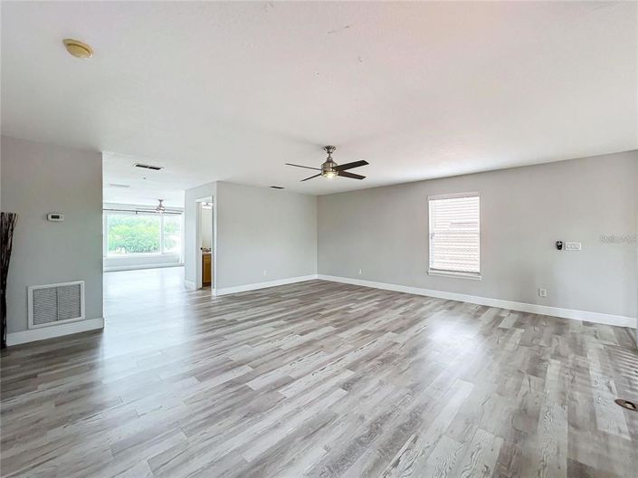 Image No.30-4 Bed House for sale