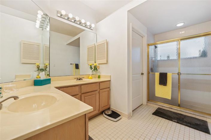 Image No.13-3 Bed House for sale