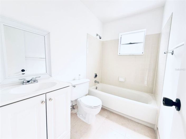 Image No.10-3 Bed House for sale